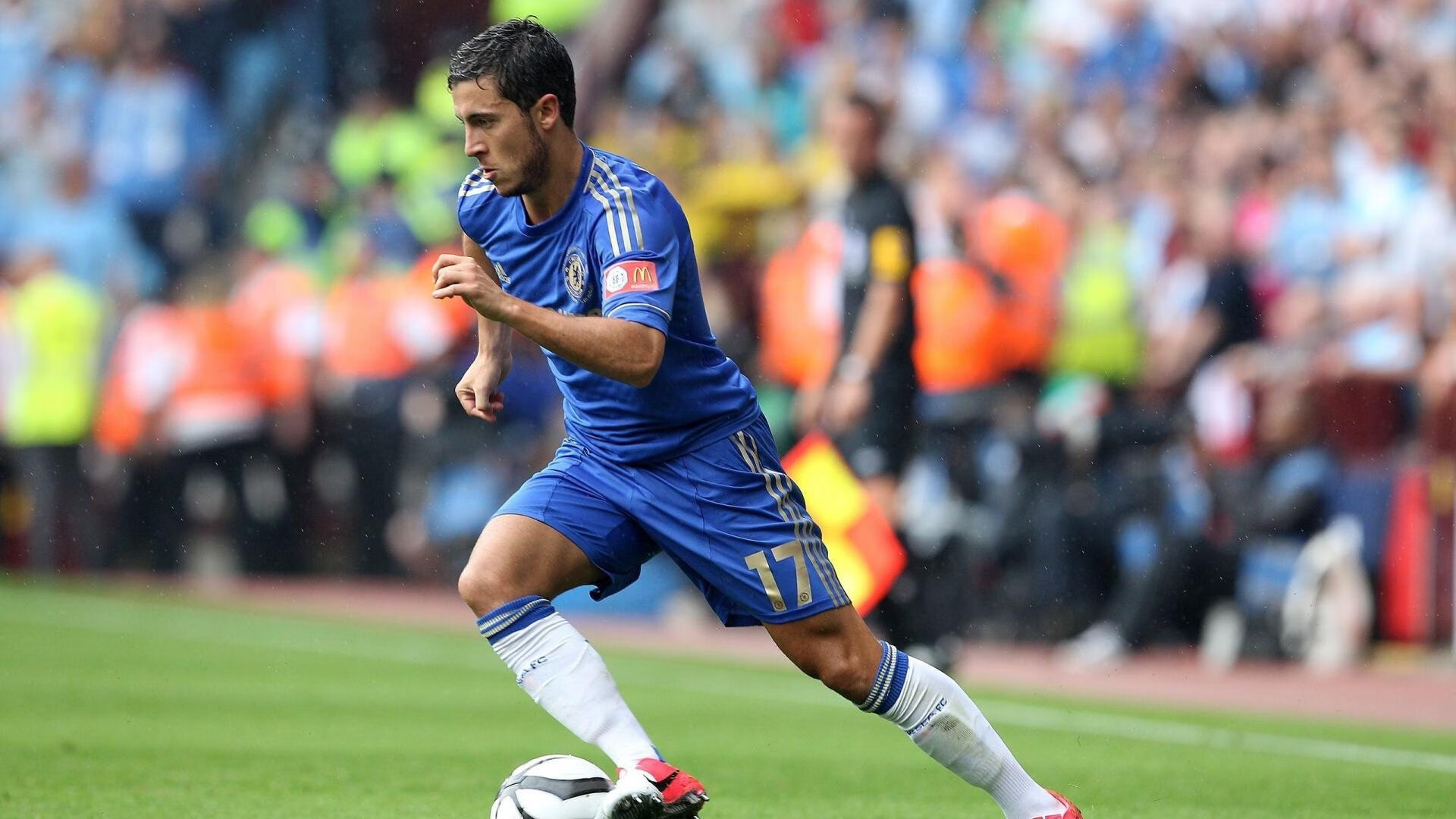 布莱顿中场衔接紧密提高攻防质量,布莱顿主场叫什么